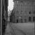 Umberto Sciamanna (1891-1963). Scorcio di Borgo Vecchio inquadrato da piazza Scossacavalli, sulla destra parte di Palazzo dei Convertendi, sul fondo il colonnato e la basilica di San Pietro. 1930. Da negativo su lastra in vetro. Roma, Museo di Roma (inv. XC 6208)
