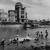 Bagno presso il fiume davanti al Hiroshima Dome, dalla serie Hiroshima, 1957 535×748 - Ken Domon Museum of Photography